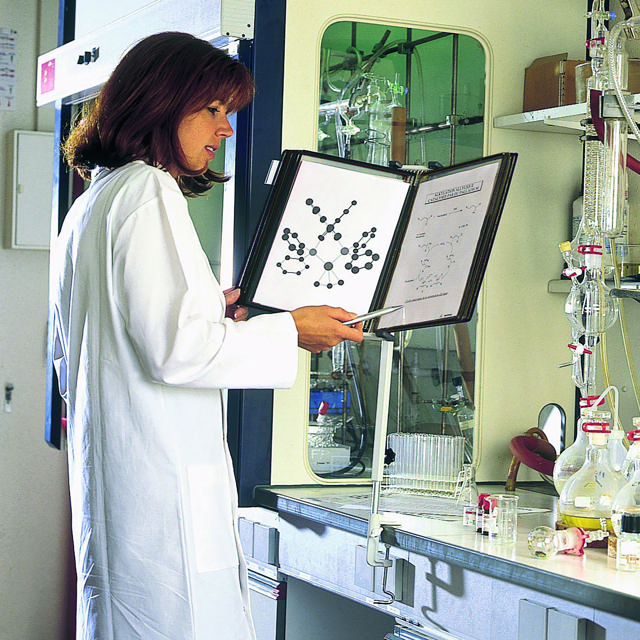 Tarifold Antimicrobial Wall Mount Reference & Display System – 10 Black Pockets, Letter-Size